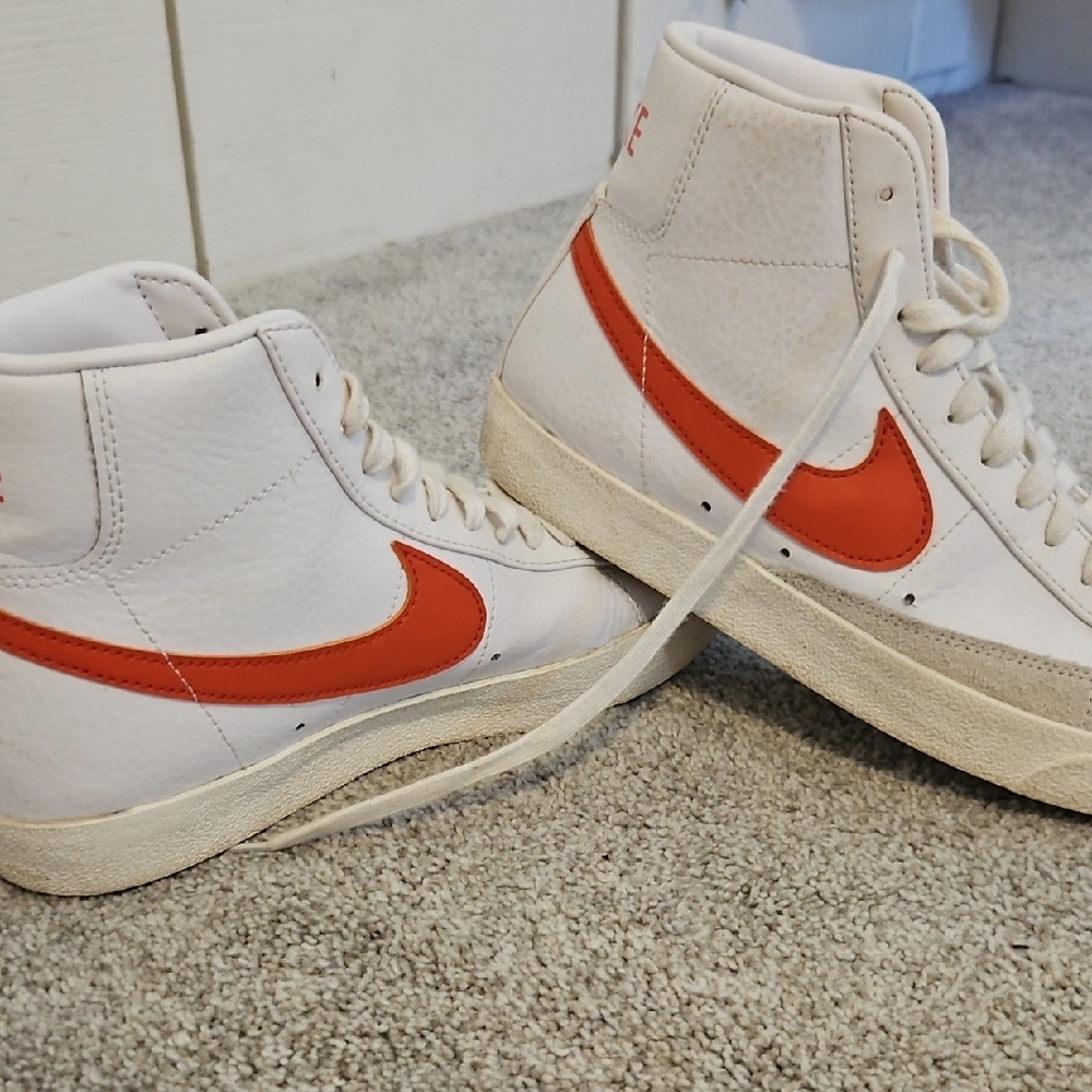 Nike Blazer Mid High-Top Sneakers Mantra Orange